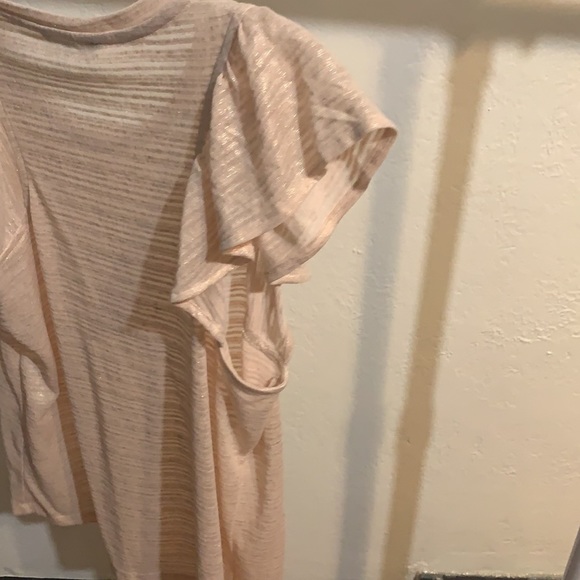 Never worn BR shimmer tee (sz M) ruffled sleeves - Picture 4 of 6